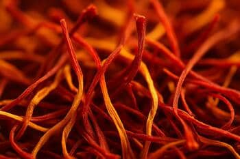 Safran telleri; altın ve kızıl yakın plan